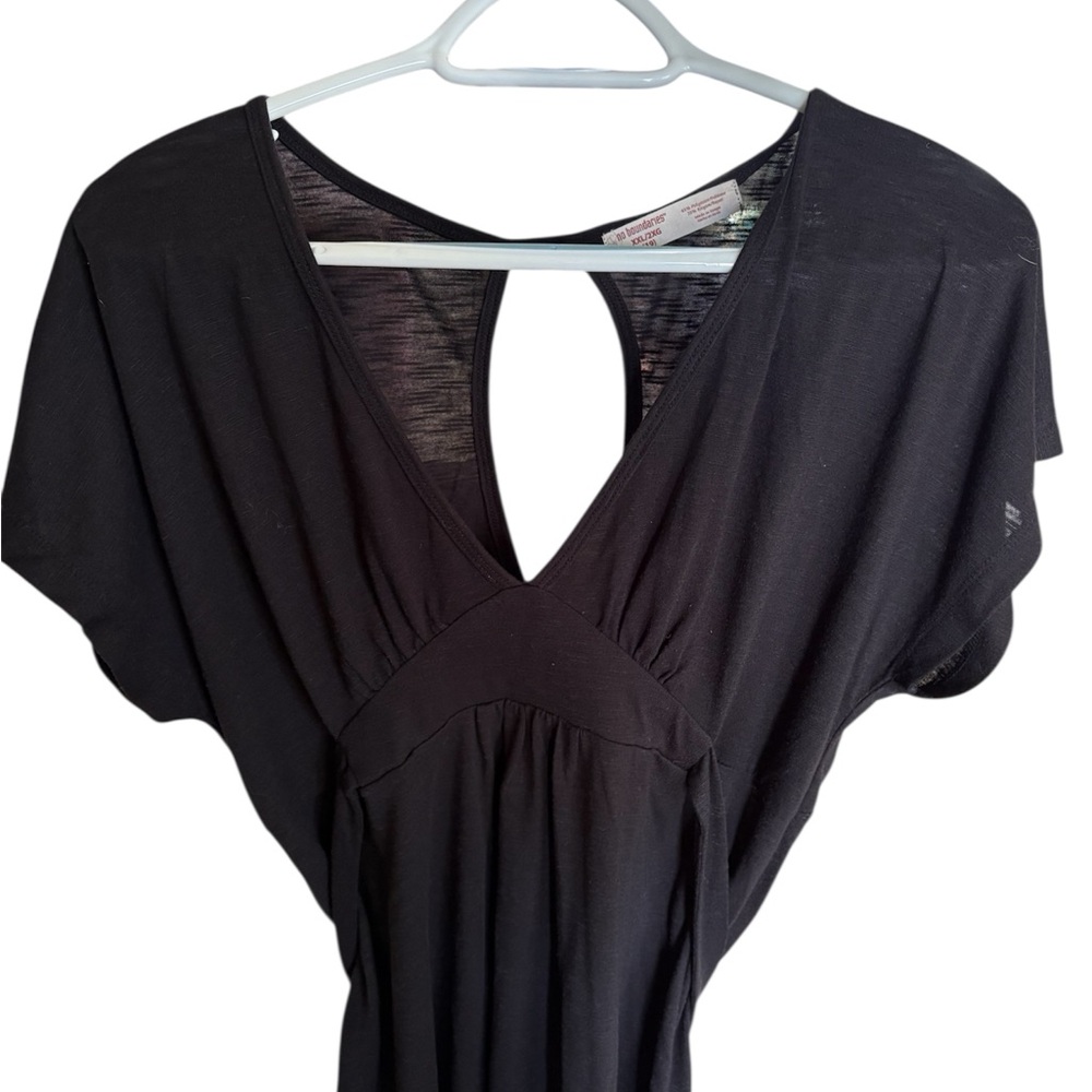 No Boundaries Black V-Neck Top